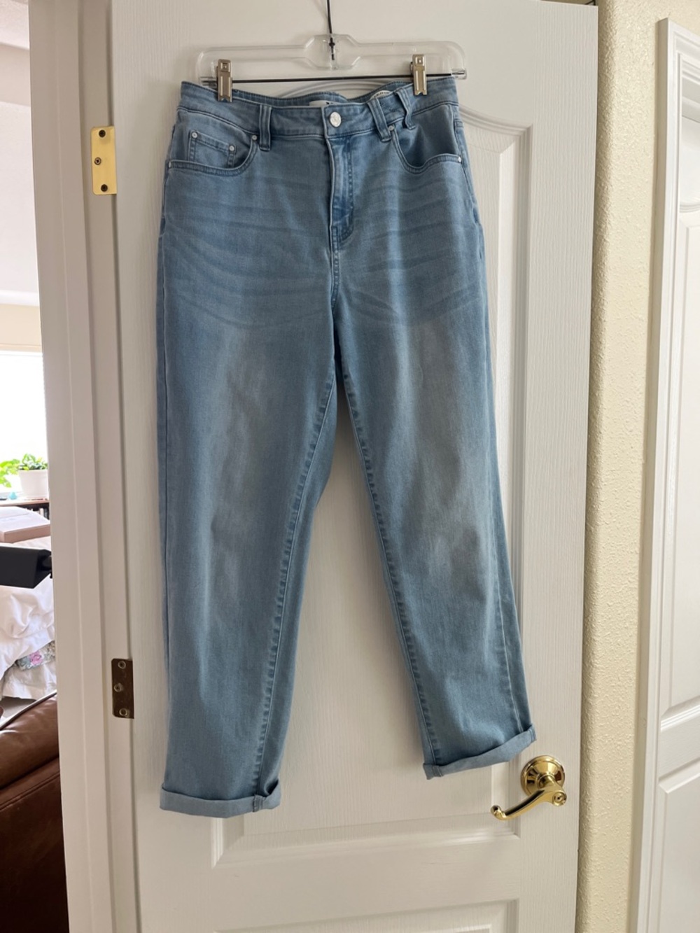 Women's Light Blue Boyfriend Jeans - Relaxed High-Rise Fit